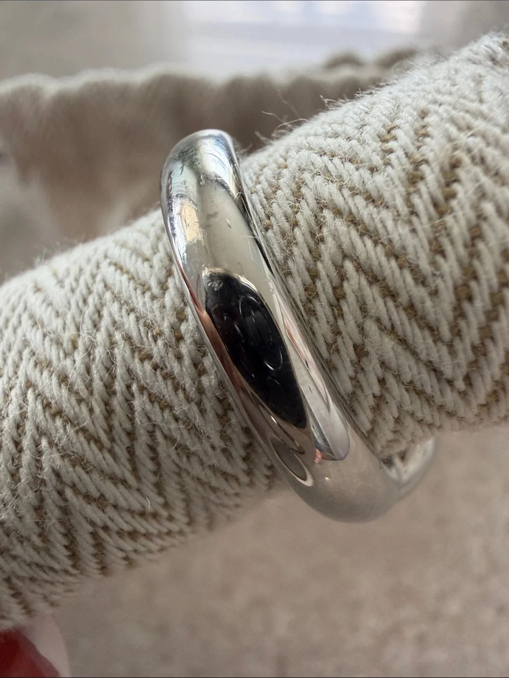 Hermes ring lacquered